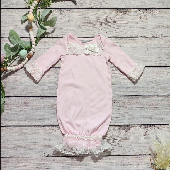 Wendy Bellissimo Other - ✏️Wendy Bellissimo Pink/White Newborn Gown